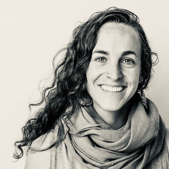 Carrie_headshot 2.jpeg