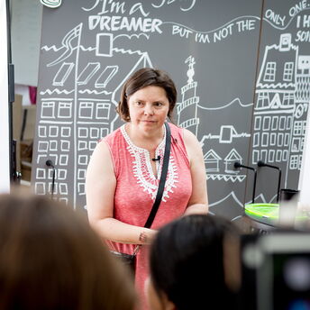 5 lettering styles, using 5 markers, in 5 minutes! Euviz 2018 :: Visit NEULANDcom on YouTube